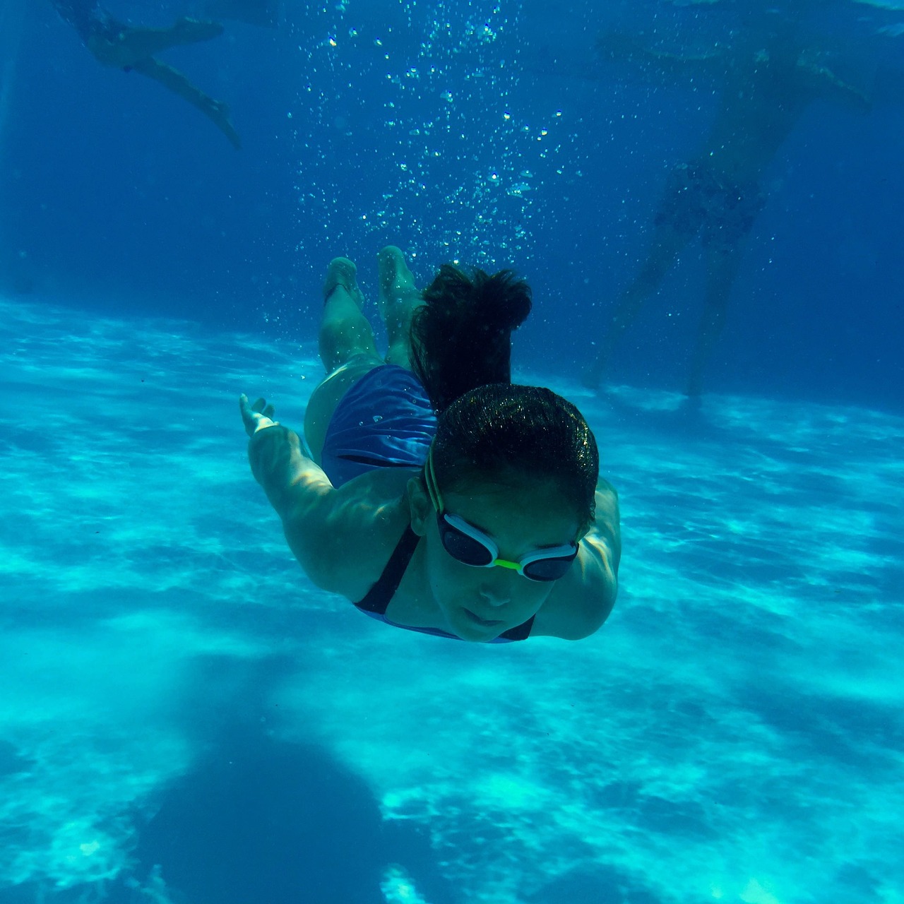 swimming pool, girl, sw-932894.jpg